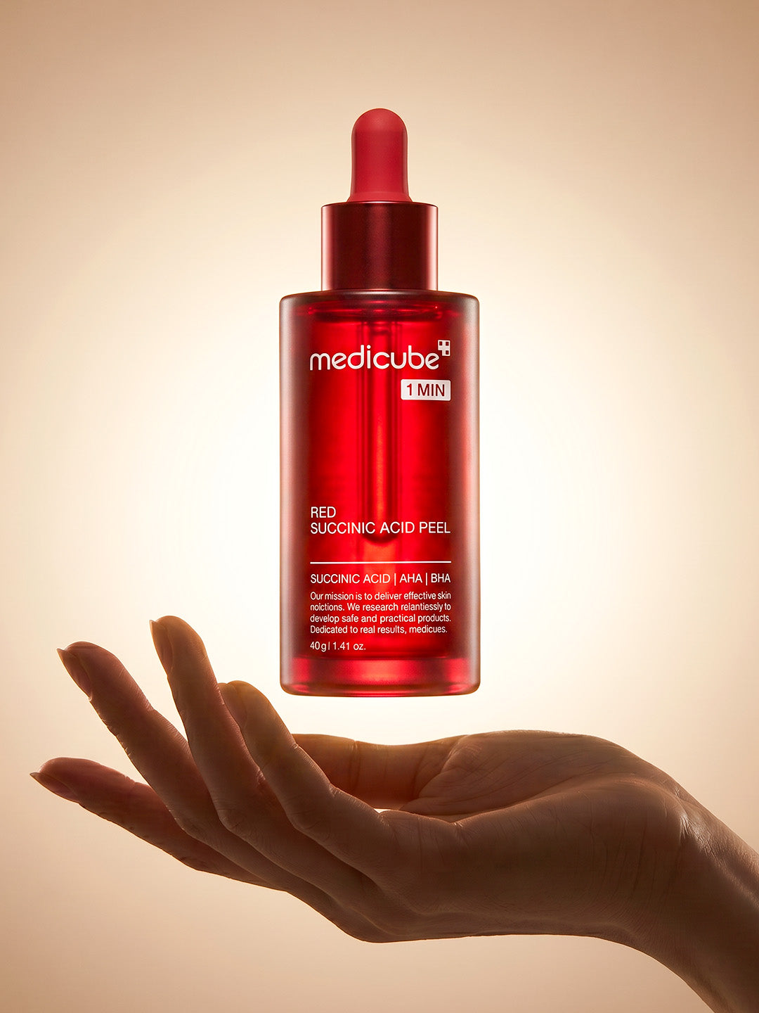 مقشر Medecube Red Acne بحمض الساكسينيك
