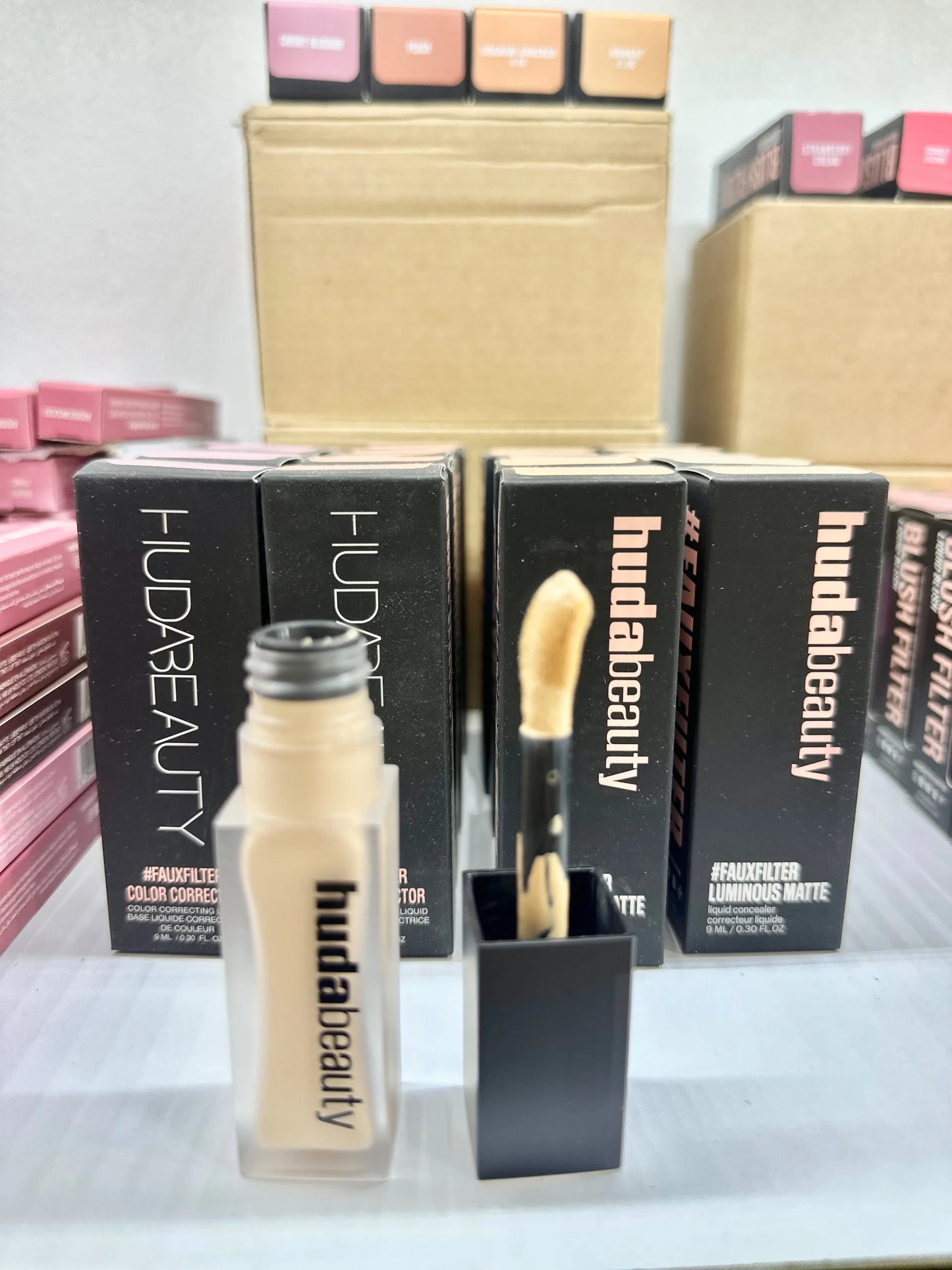 Huda Beauty Mirror Concealer