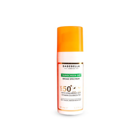 جل واقي شمسي بحمض الهيالورونيك وبلمسة نهائية مطفية وعامل حماية SPF50+