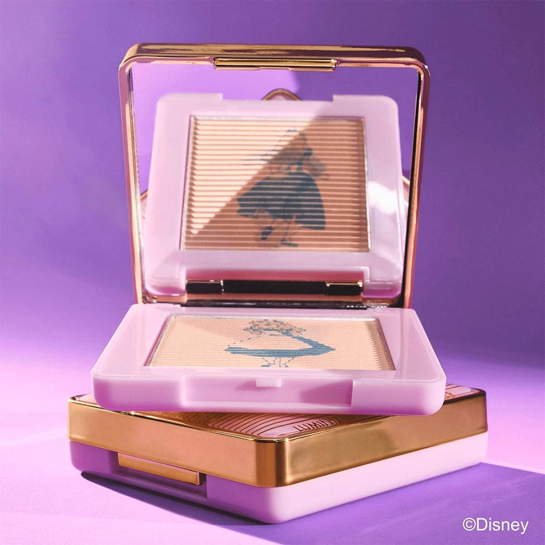 Catrice Alice in Wonderland Luminizing Compact Powder