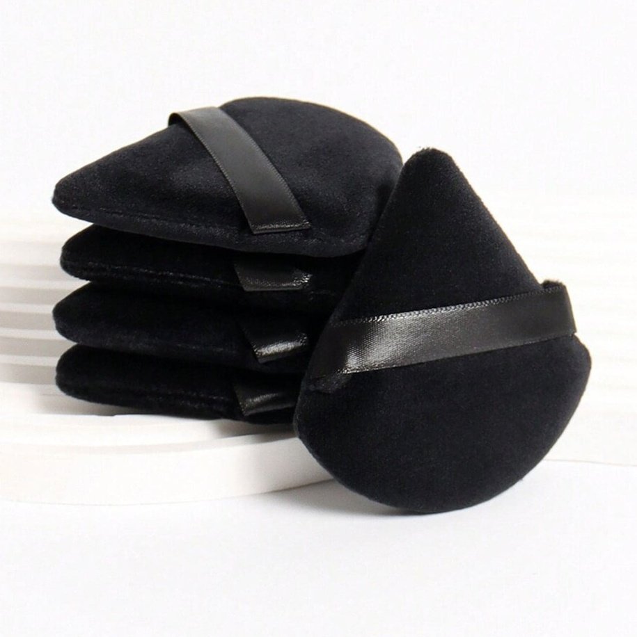SHEIN 1pcs Triangle Shaped Velvet Powder Puff