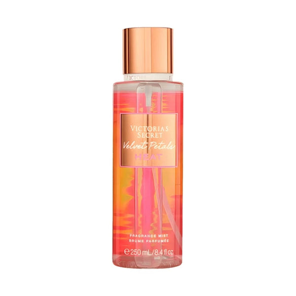 معطر الجسم فيلفيت بيتال هيت من فيكتوريا سيكريت