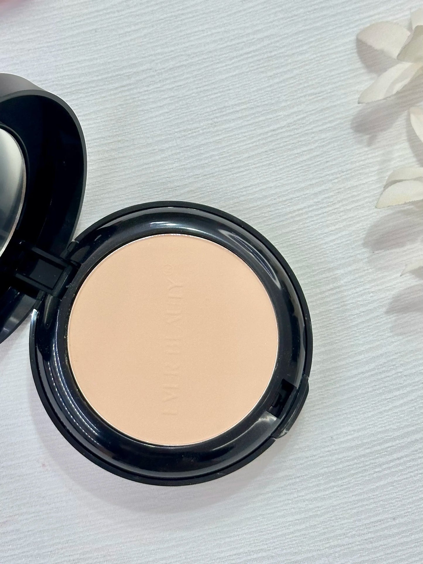 Double Ever Beauty Compact Powder