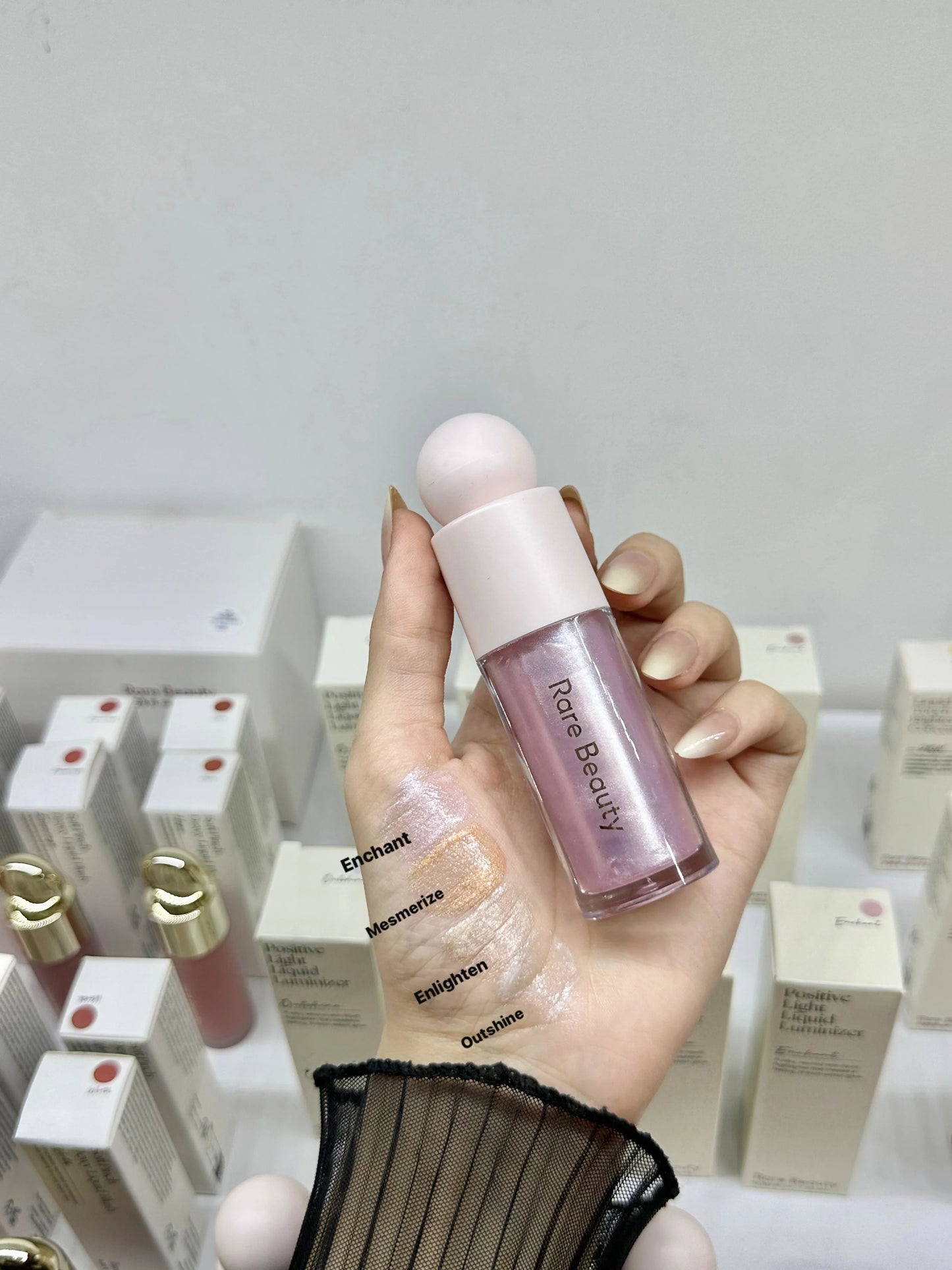 Liquid highlighter Rare Beauty